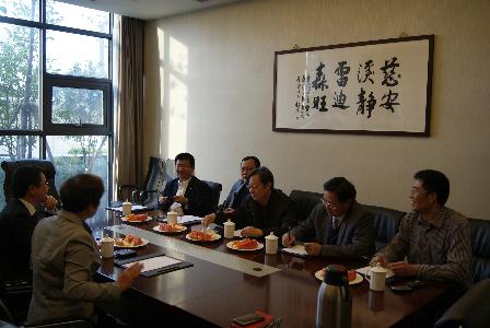 公司领导与上海婵之云服饰有限公司领导洽谈冠名商公司事宜